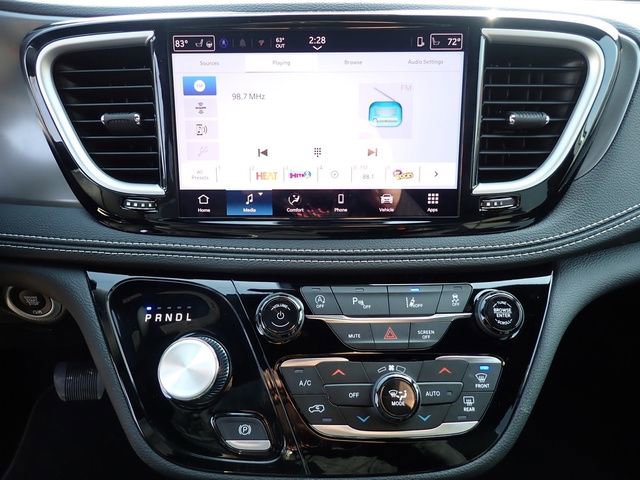 New 2026 Chrysler Pacifica Select image 21