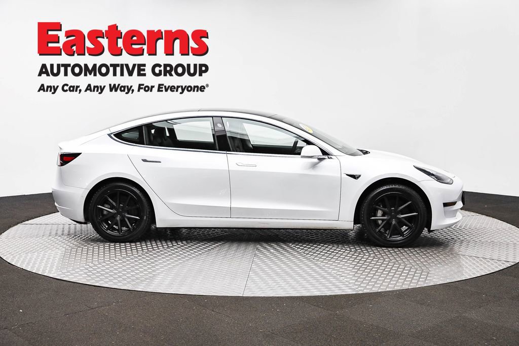 Used 2020 Tesla Model 3 Standard Range RWD image 4