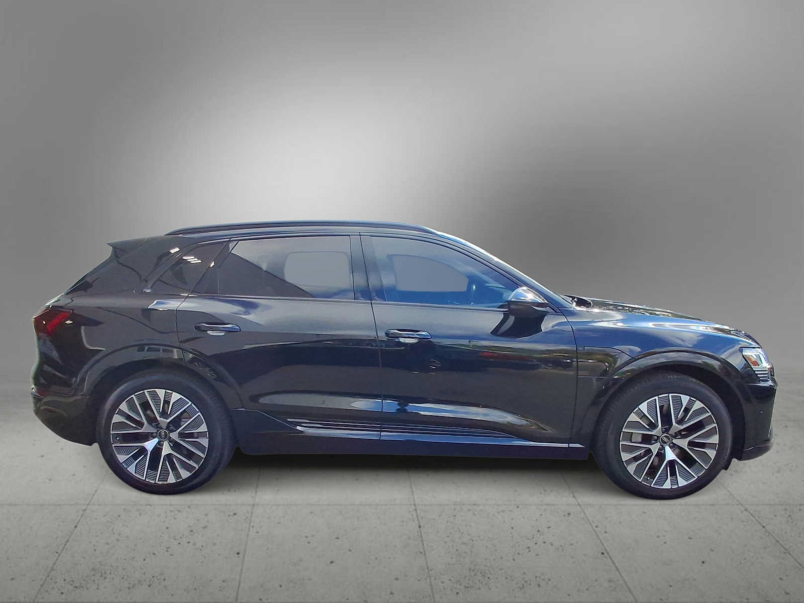 Used 2024 Audi Q8 e-tron Premium Plus w/ Premium Plus Package AWD/4WD image 9