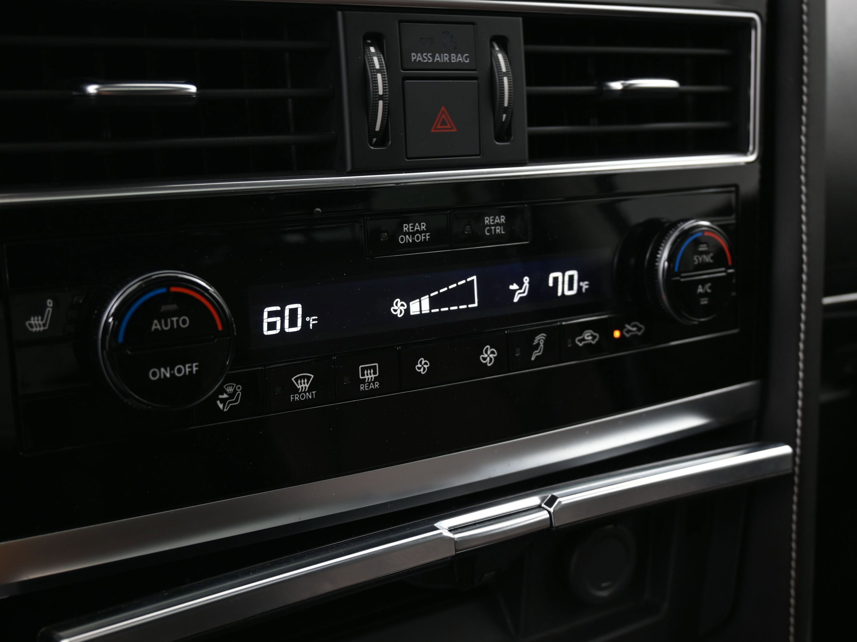 Used 2023 INFINITI QX80 Premium Select w/ All-Season Package image 26