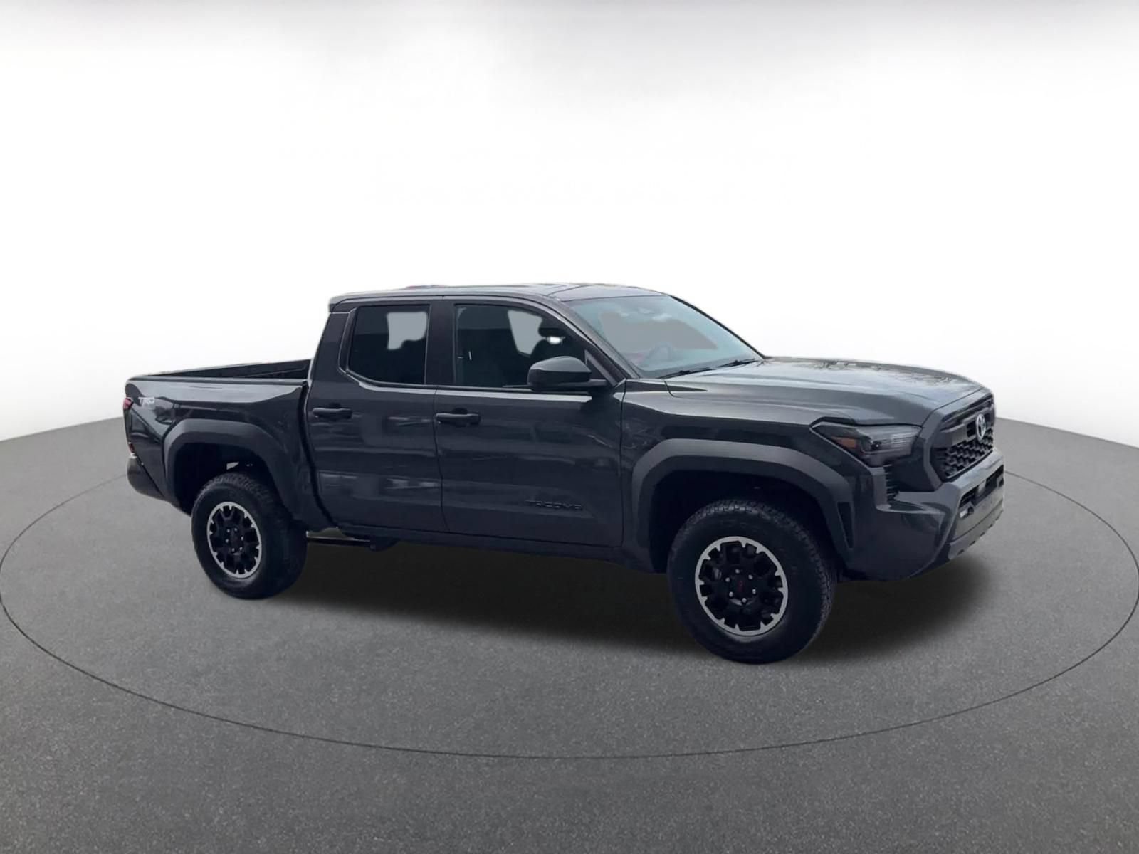 Used 2025 Toyota Tacoma TRD Off-Road AWD/4WD image 2