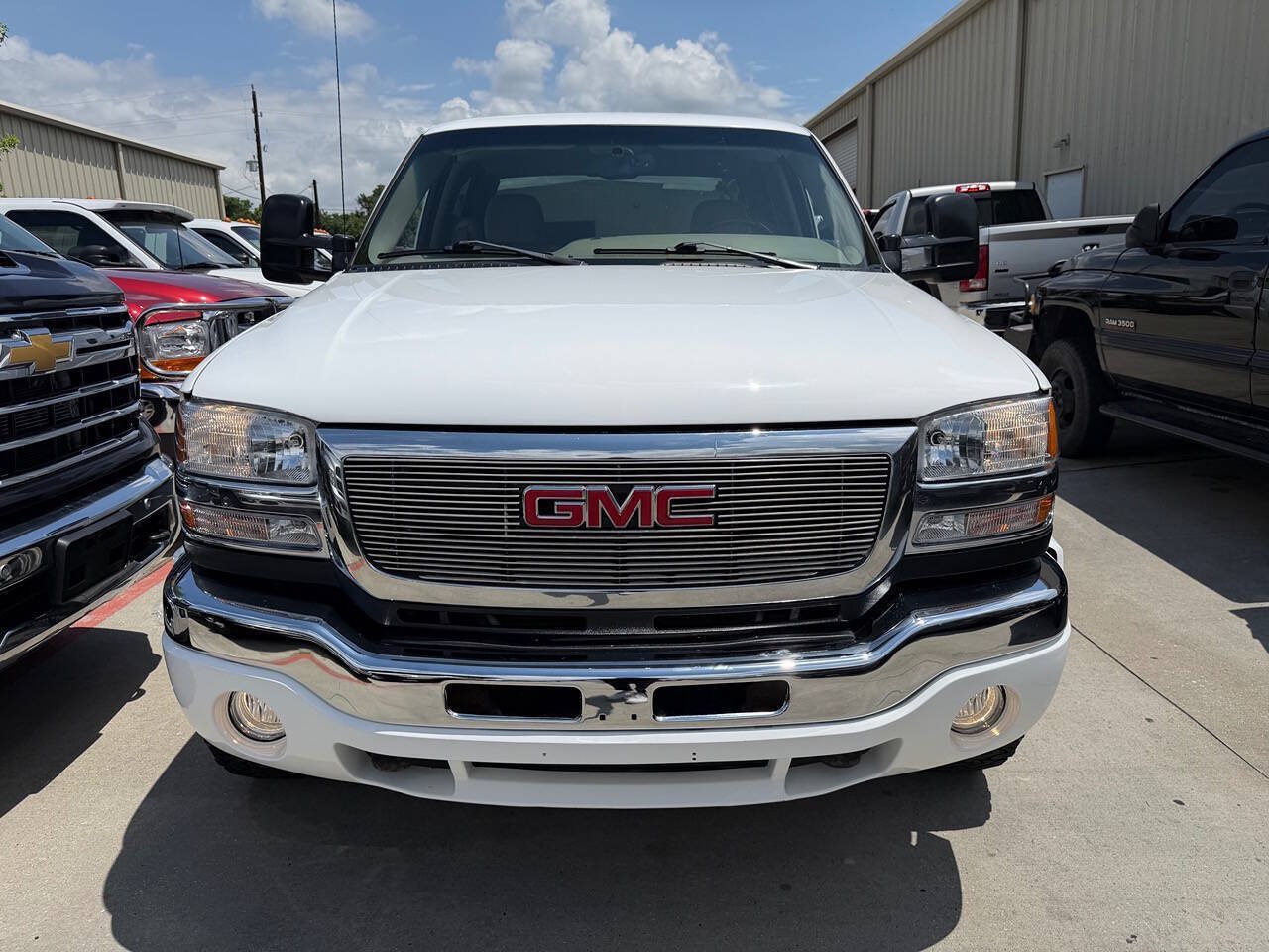 Used 2006 GMC Sierra 2500 SLE w/ Heavy-Duty Power Package AWD/4WD image 56