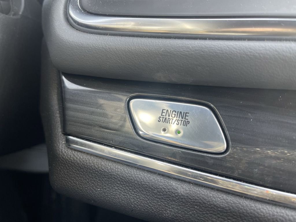 Used 2023 Buick Enclave Essence image 23