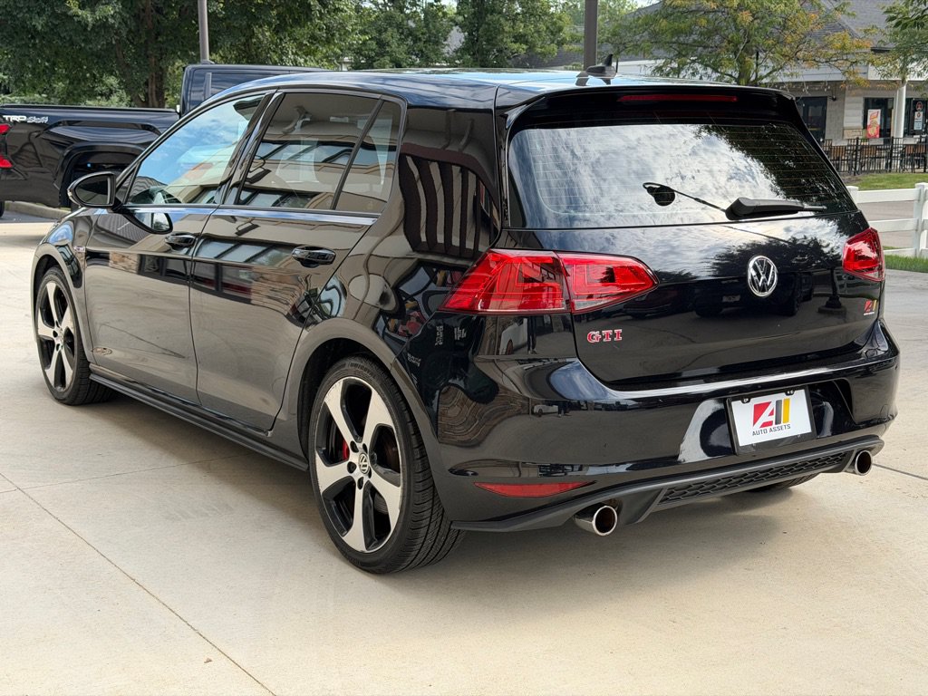 Used 2017 Volkswagen GTI SE FWD image 7