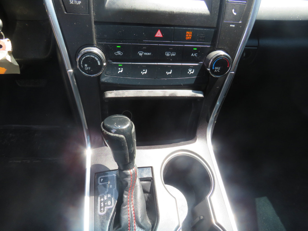 Used 2015 Toyota Camry SE image 17