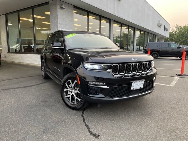 Used 2024 Jeep Grand Cherokee Limited AWD/4WD image 3