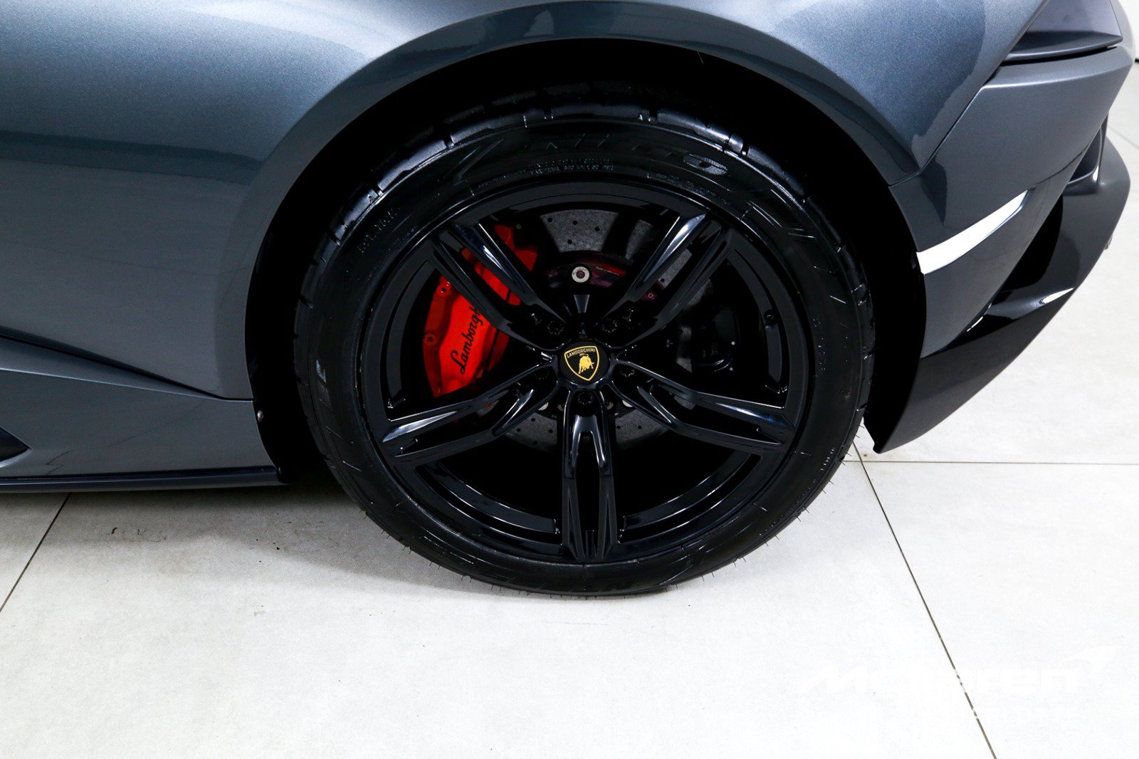 Used 2022 Lamborghini Huracan EVO RWD image 25
