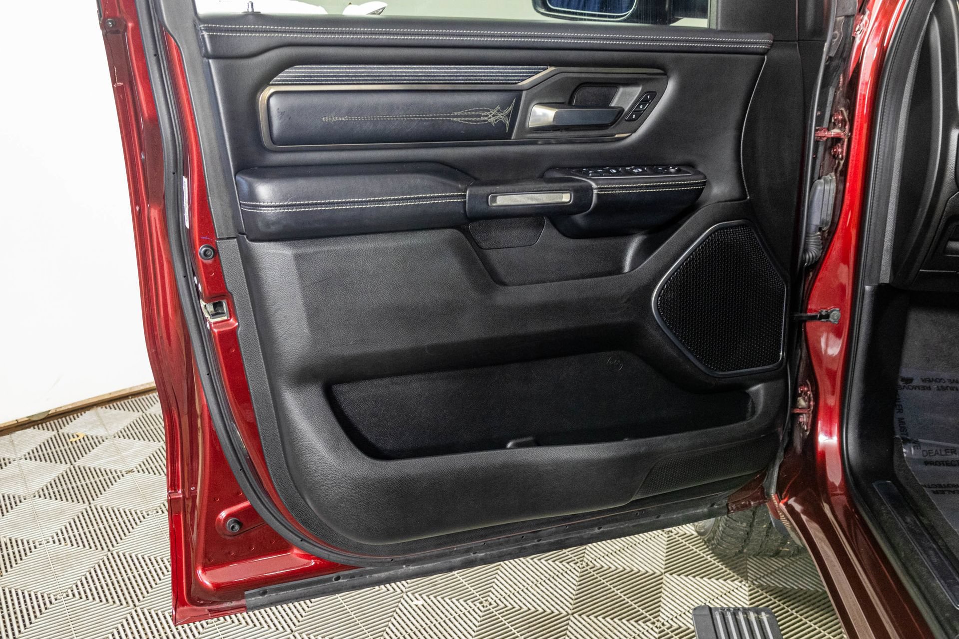 Used 2019 RAM 1500 Limited w/ Advanced Safety Group AWD/4WD image 39