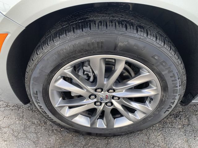 Used 2024 Buick Enclave Avenir w/ Avenir Technology Package image 34