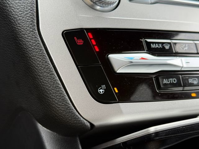 Used 2022 Ford Explorer XLT w/ Equipment Group 202A image 12