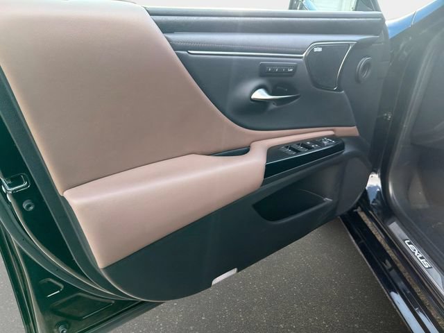 Used 2024 Lexus ES 350 Ultra Luxury w/ Accessory Package (Z2) FWD image 17
