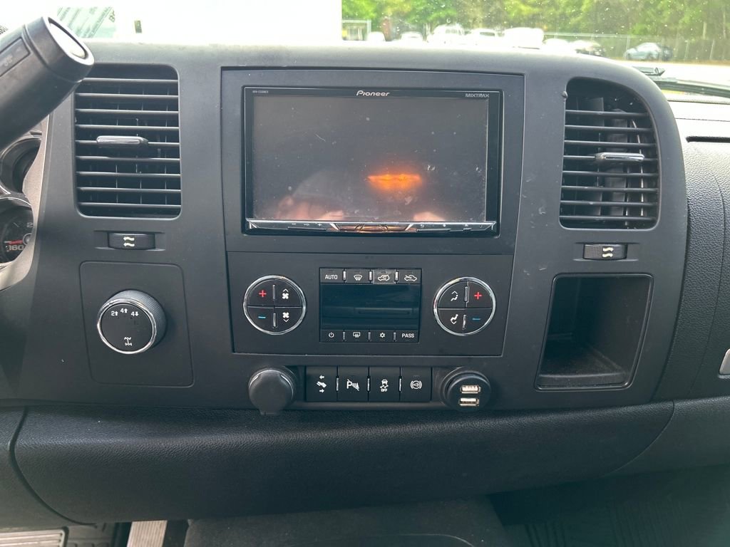 Used 2013 Chevrolet Silverado 2500 LT w/ Interior Plus Package image 15