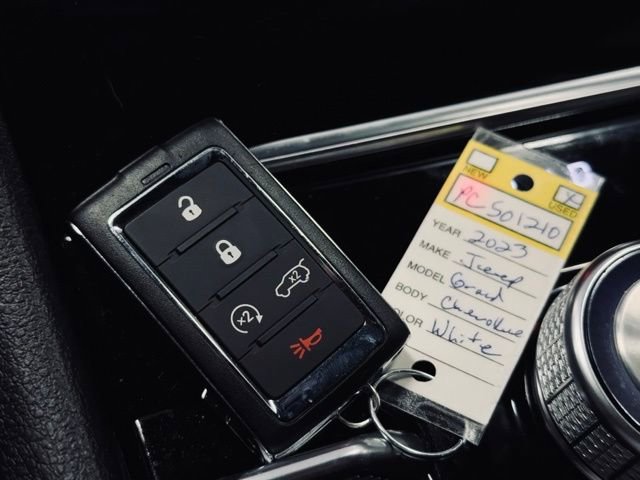 Used 2023 Jeep Grand Cherokee Overland w/ Adv Protech Group III image 41