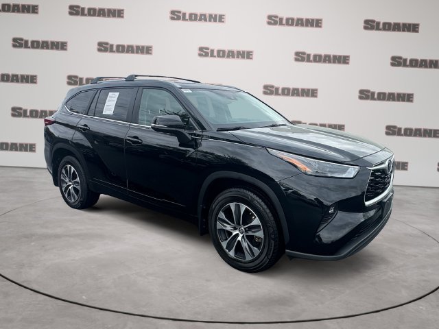 Used 2023 Toyota Highlander XLE AWD/4WD image 7
