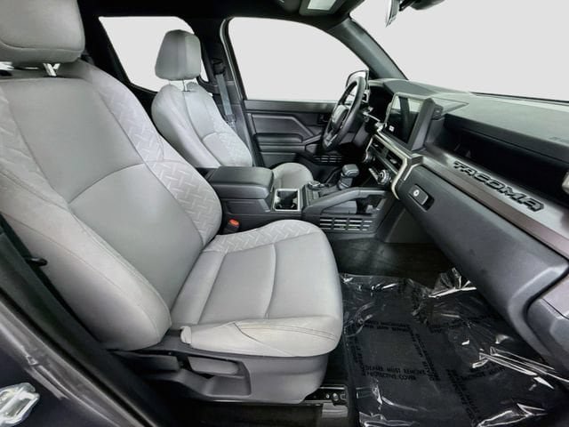 Certified 2026 Toyota Tacoma SR5 AWD/4WD image 28