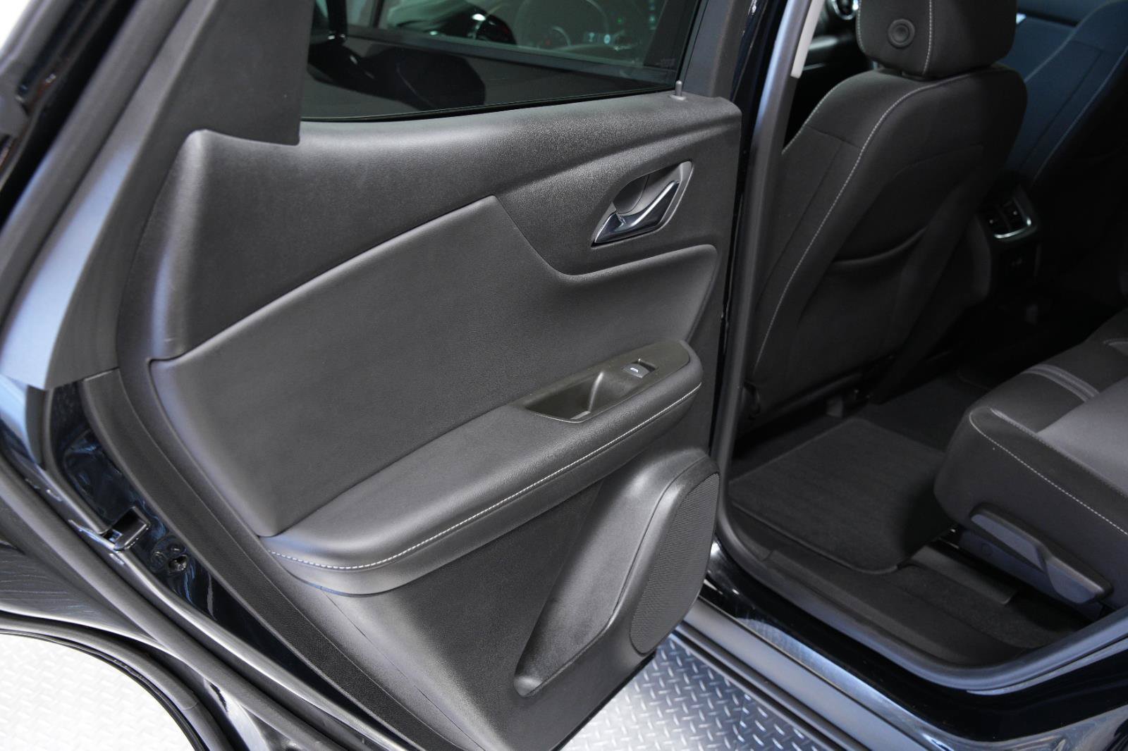 Used 2025 Chevrolet Blazer LT AWD/4WD image 27