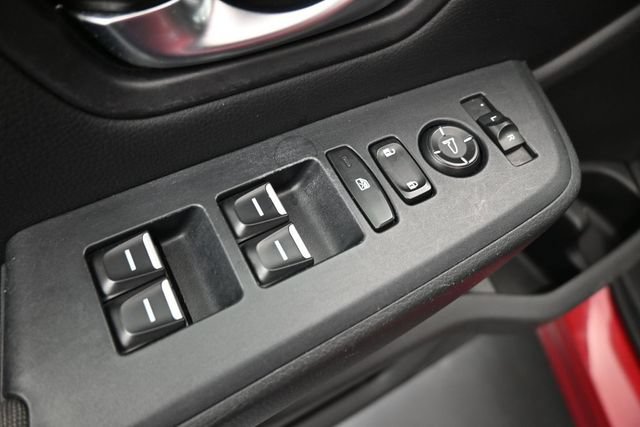 Used 2025 Honda Pilot Sport image 13