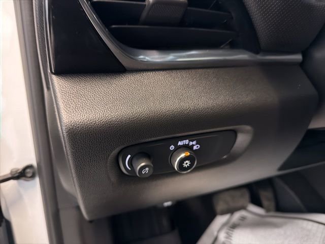 Used 2024 Chevrolet Traverse RS image 16