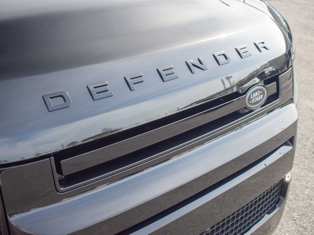 New 2026 Land Rover Defender 110 X-Dynamic SE image 15