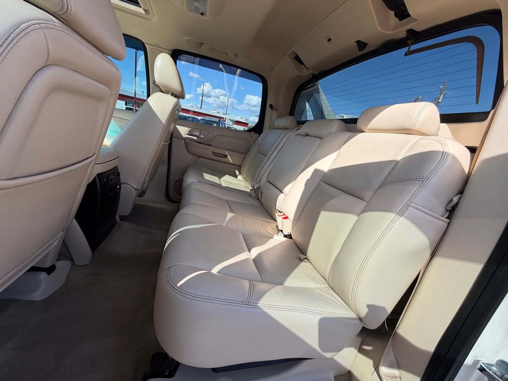 Used 2008 Cadillac Escalade EXT AWD/4WD image 9