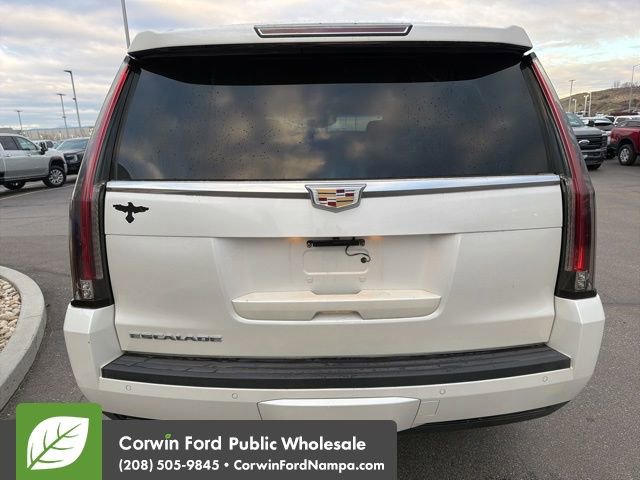Used 2015 Cadillac Escalade Luxury image 6