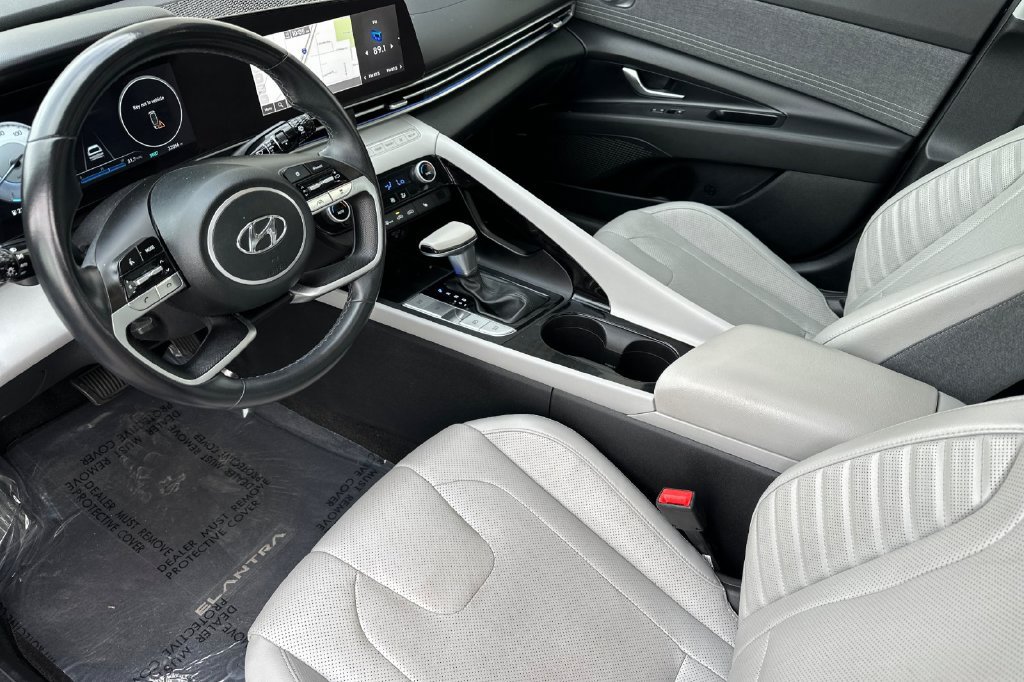 Used 2023 Hyundai Elantra Limited FWD image 12