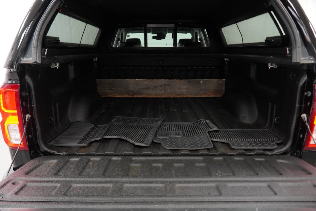 Used 2016 Chevrolet Silverado 1500 LTZ Z71 w/ LTZ Plus Package AWD/4WD image 35