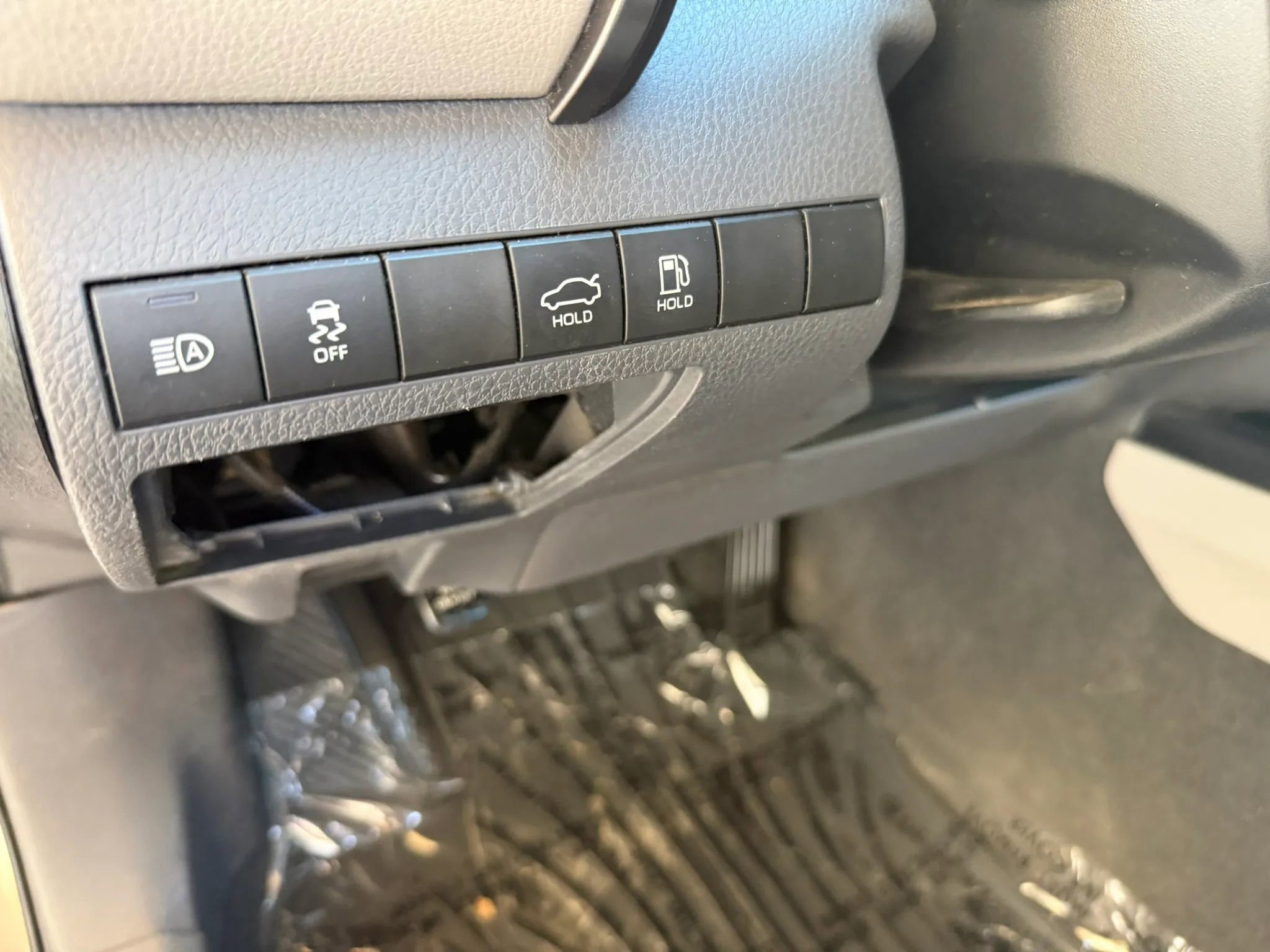 Used 2019 Toyota Camry LE FWD image 10