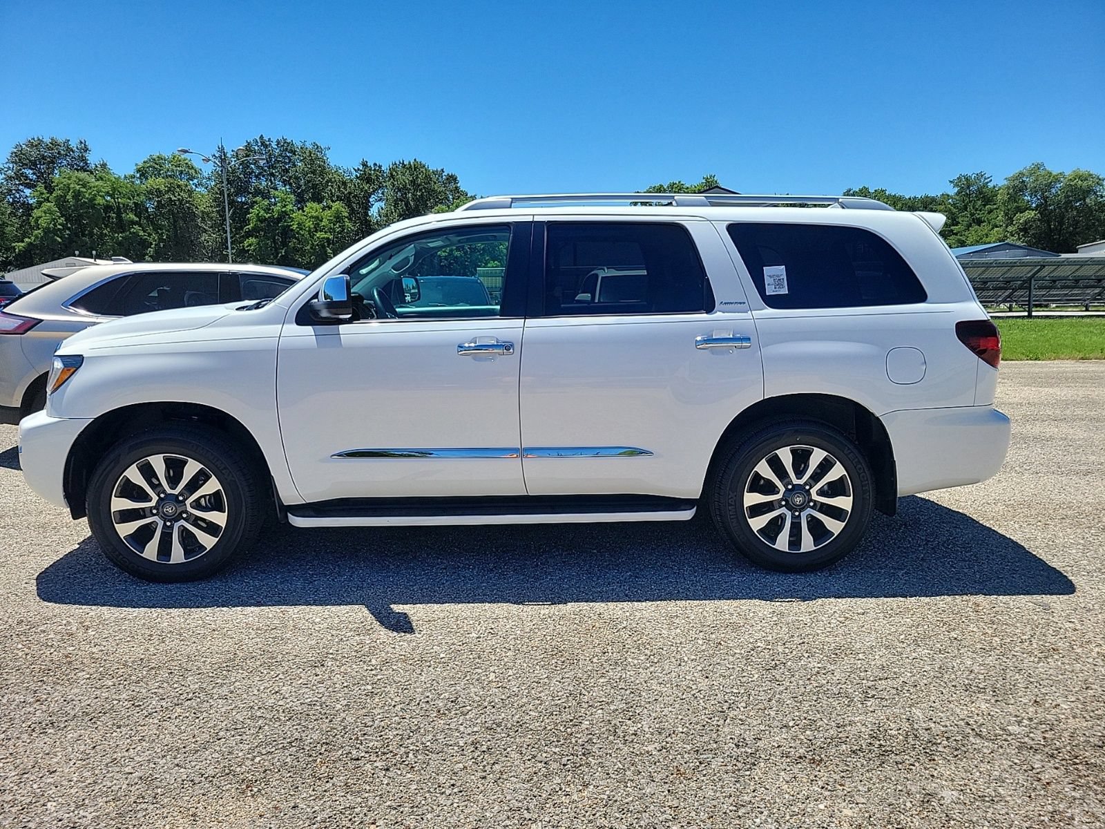 Used 2018 Toyota Sequoia Limited w/ Safety & Convenience Package AWD/4WD image 5