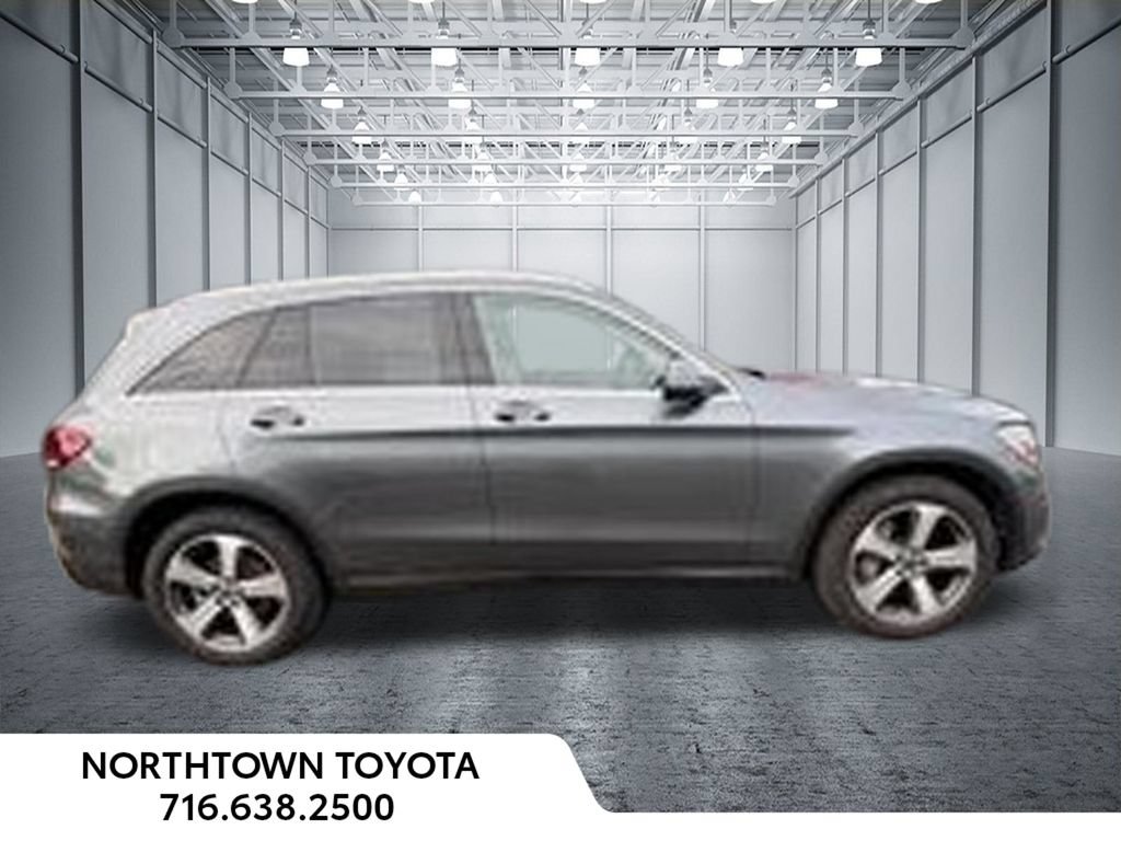 Used 2021 Mercedes-Benz GLC 300 4MATIC image 5
