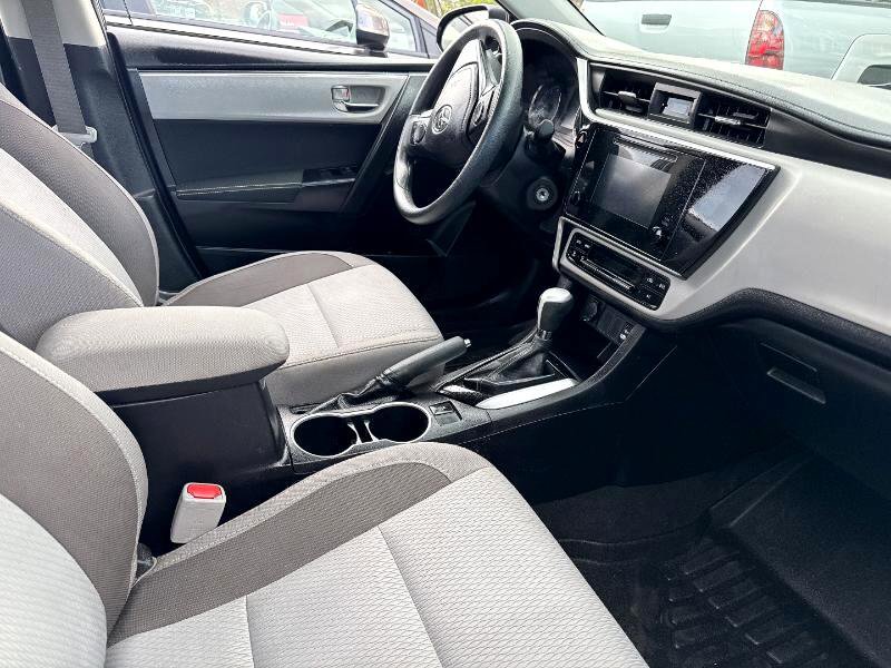 Used 2019 Toyota Corolla LE image 6