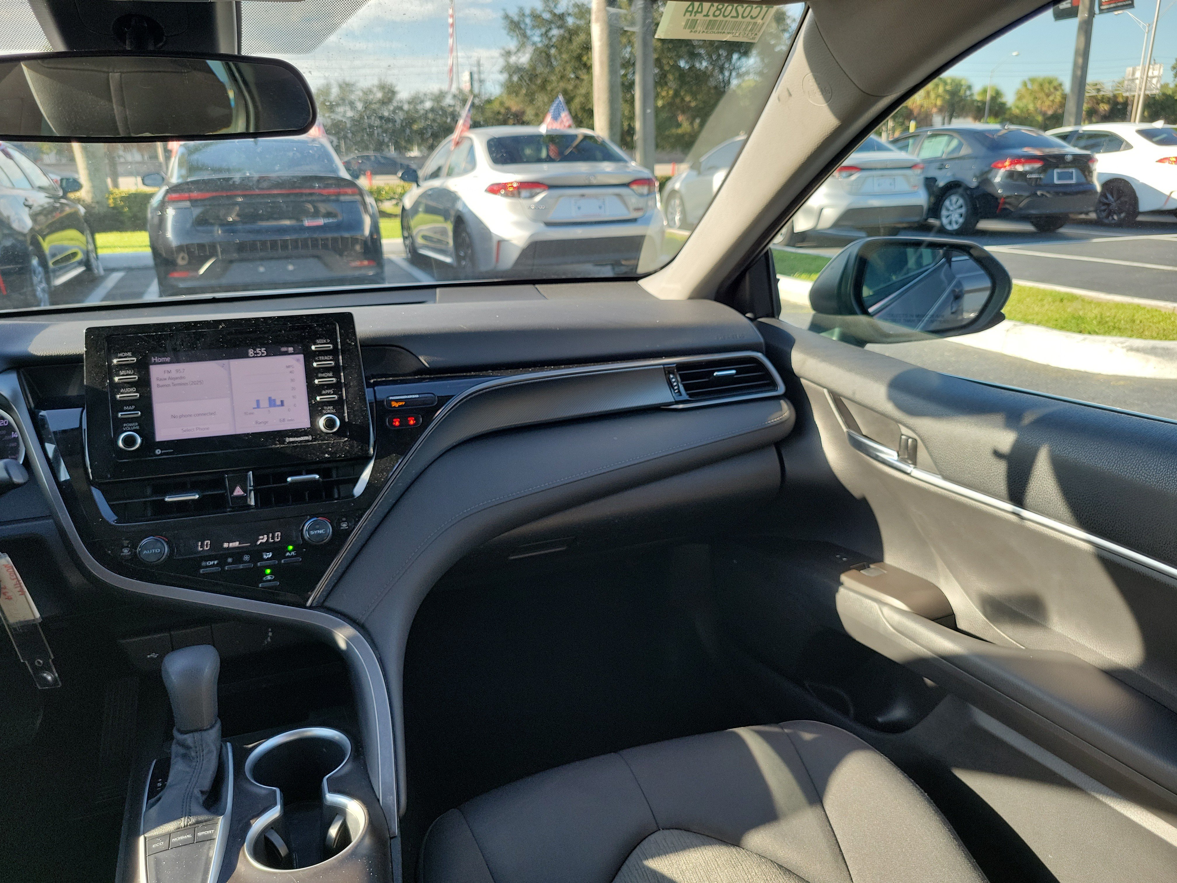Used 2022 Toyota Camry LE FWD image 18