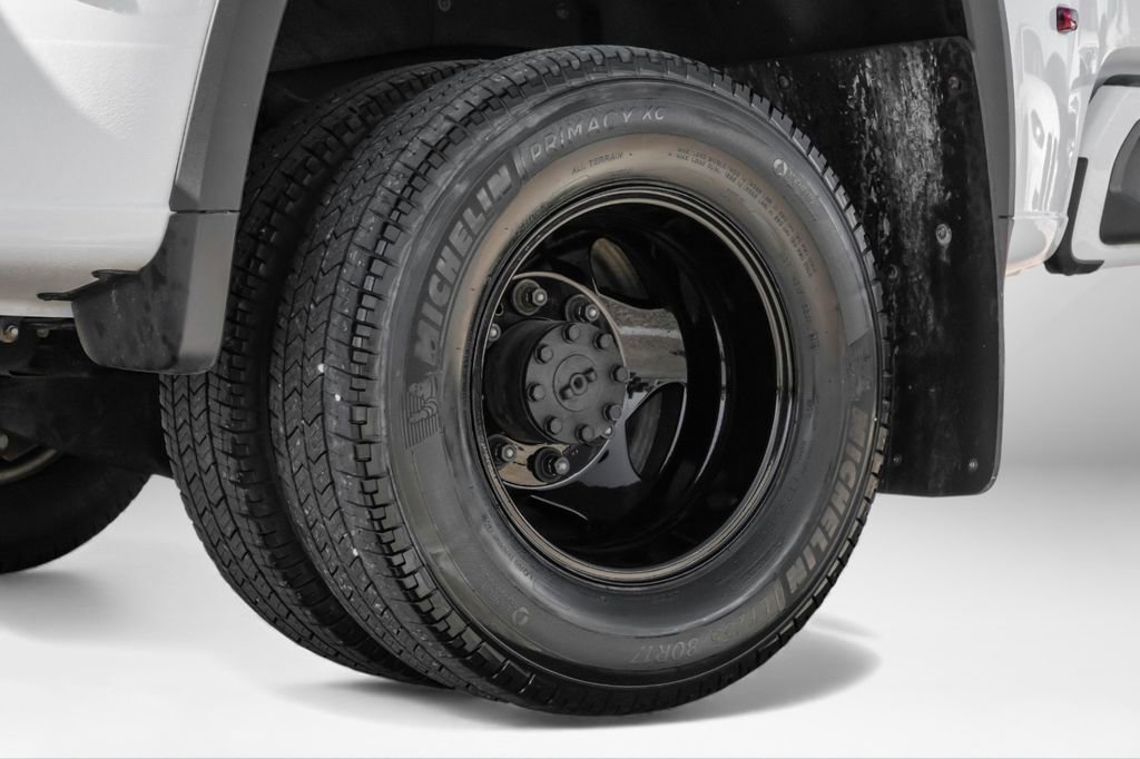 Used 2024 Chevrolet Silverado 3500 High Country w/ High Country Premium Package image 56