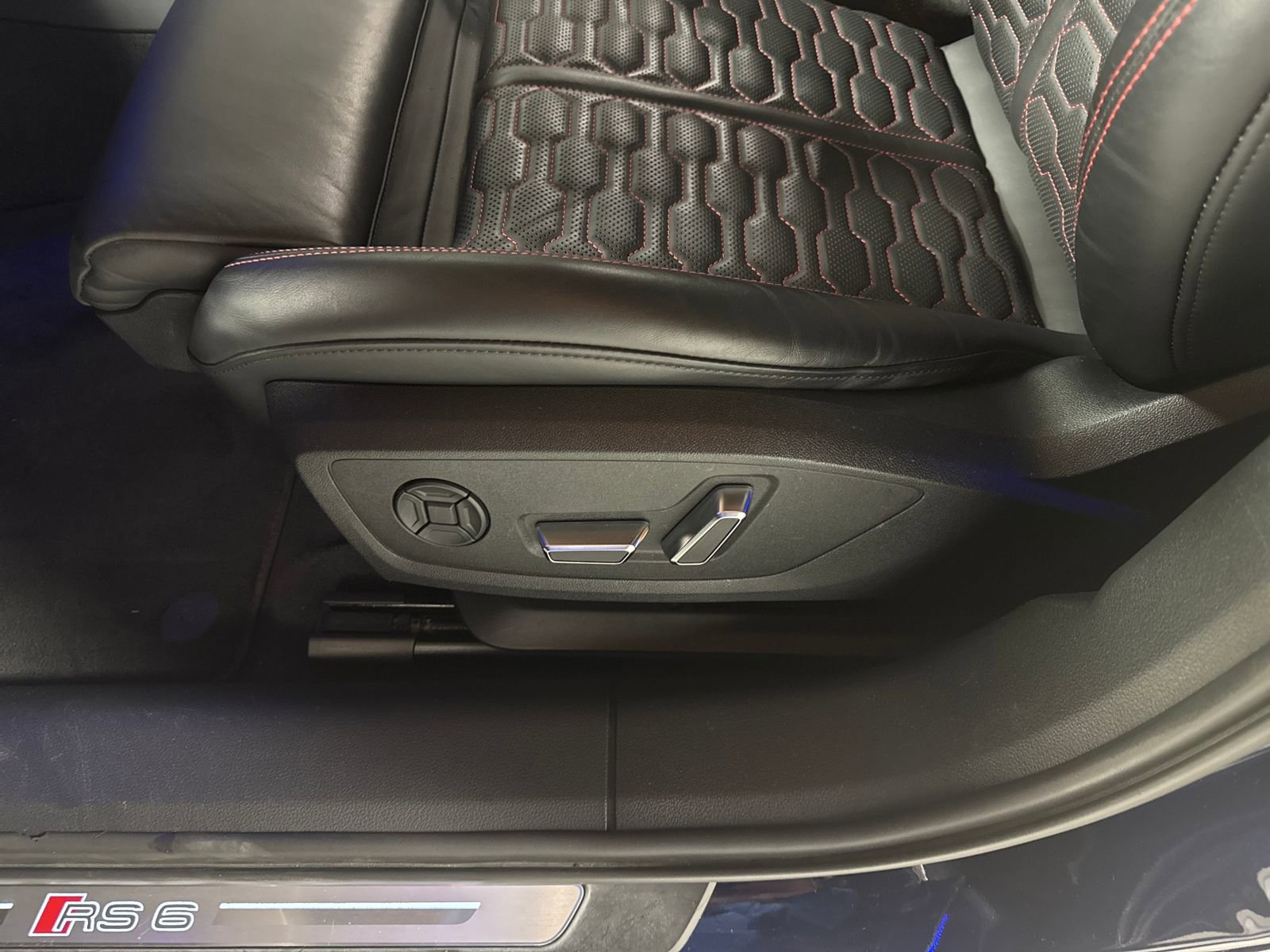 Used 2021 Audi RS 6 image 24