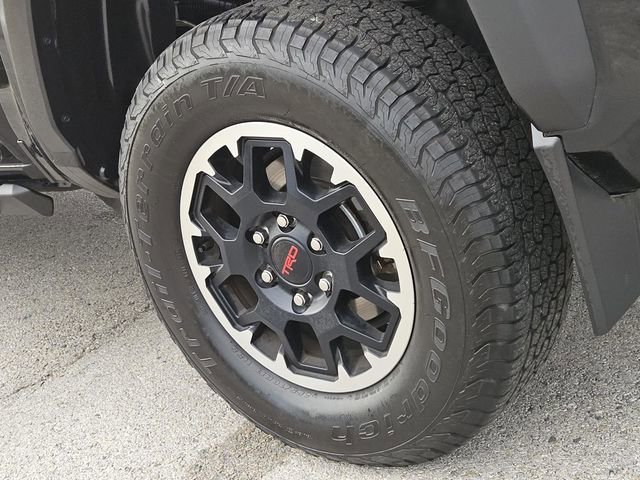 Used 2024 Toyota Tacoma TRD Off-Road image 9