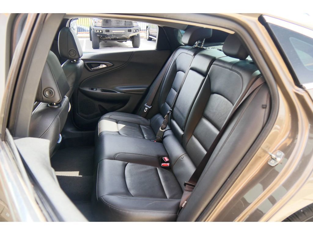 Used 2020 Chevrolet Malibu LT w/ Leather Package image 17