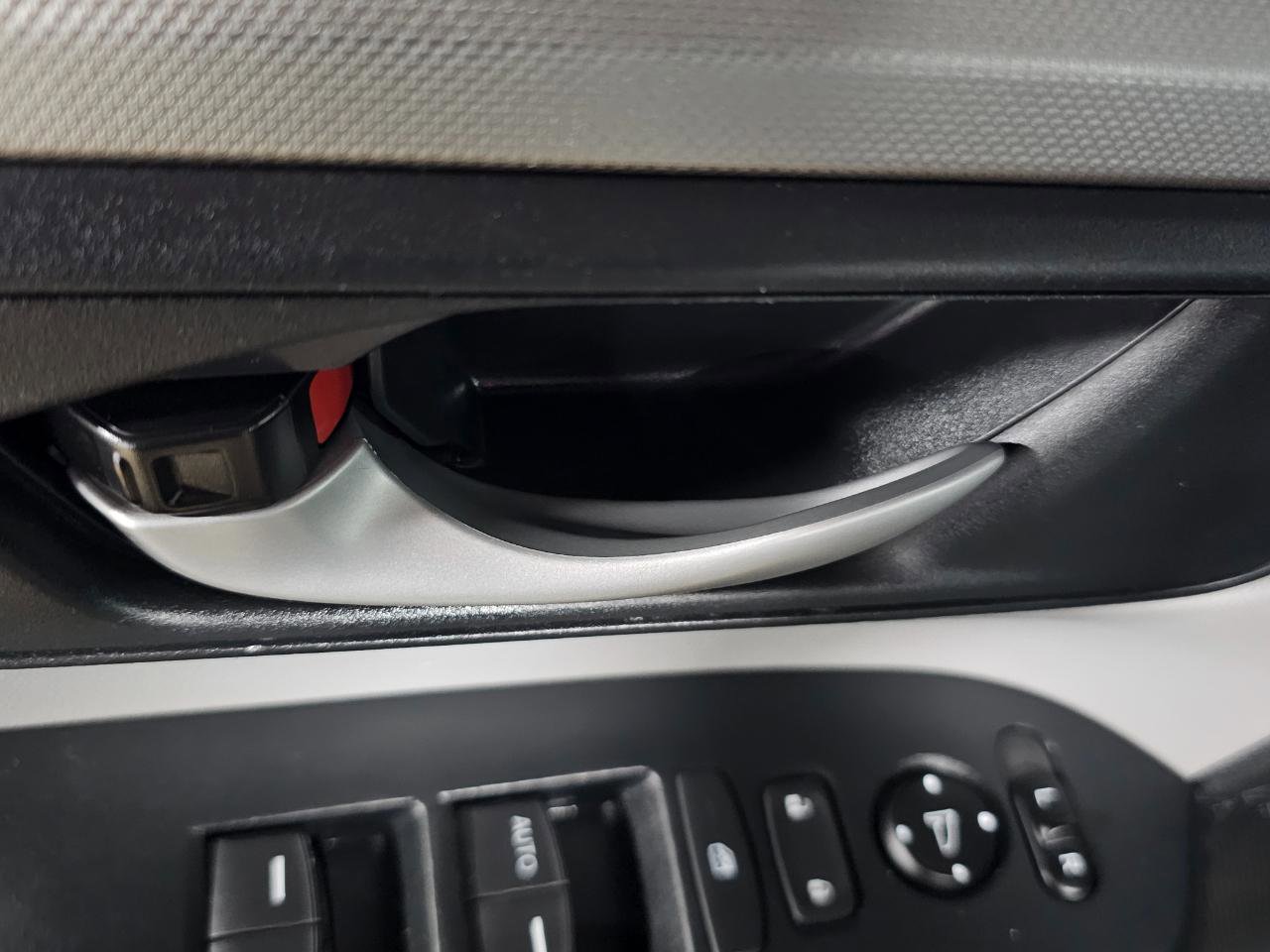 Used 2017 Honda CR-V LX image 28