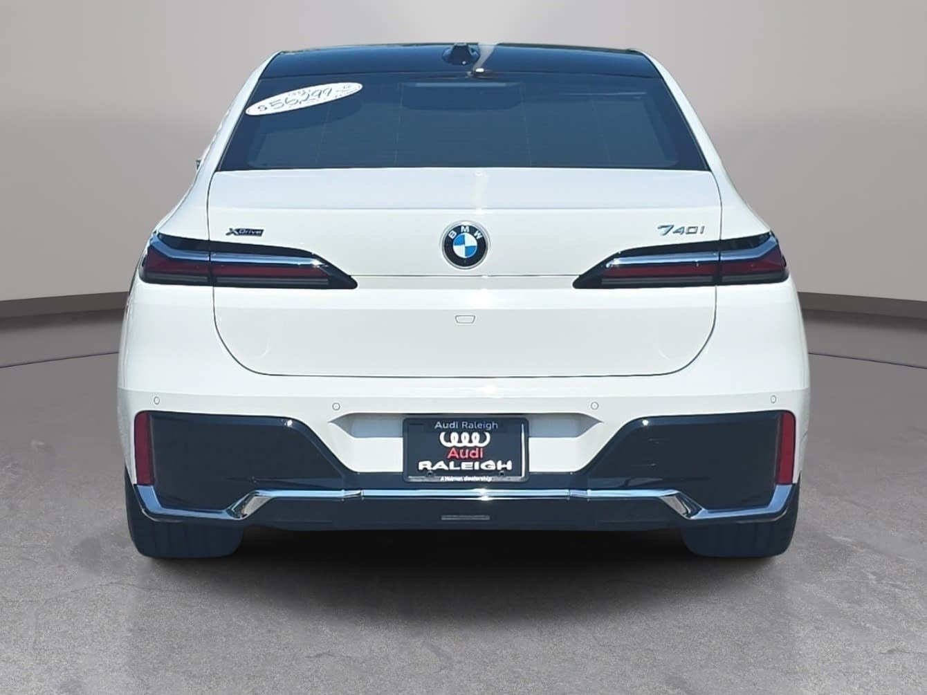 Used 2025 BMW 740i xDrive AWD/4WD image 8