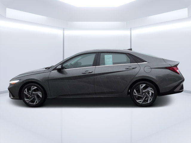 Used 2025 Hyundai Elantra SEL FWD image 6