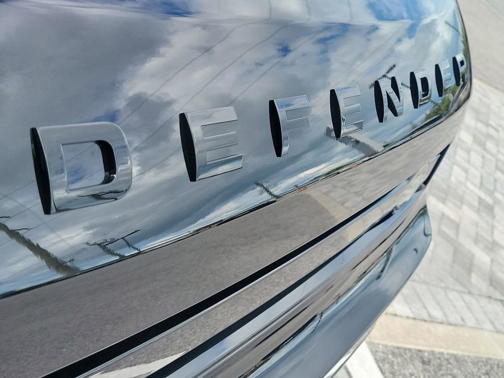 New 2026 Land Rover Defender 130 V8 image 9