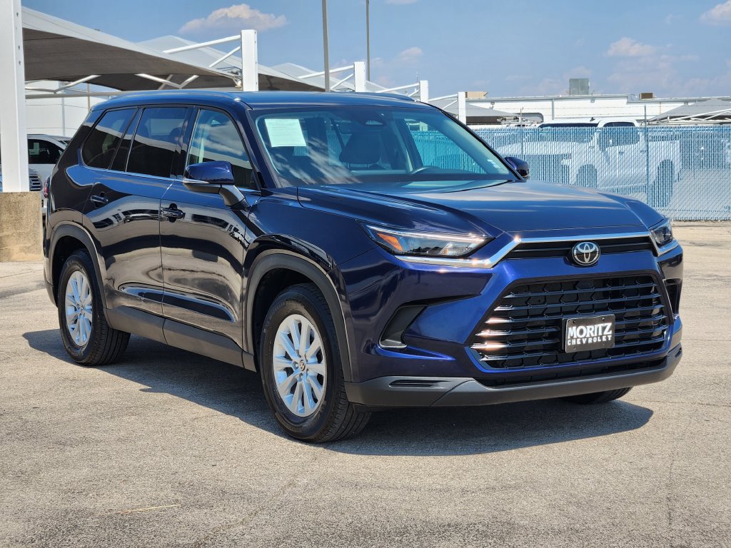 Used 2025 Toyota Grand Highlander FWD image 3