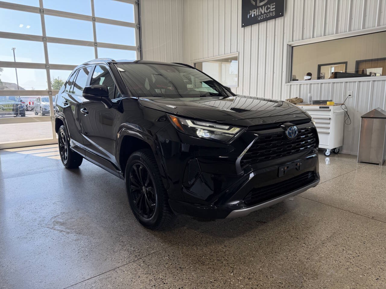 Used 2024 Toyota RAV4 SE AWD/4WD image 6