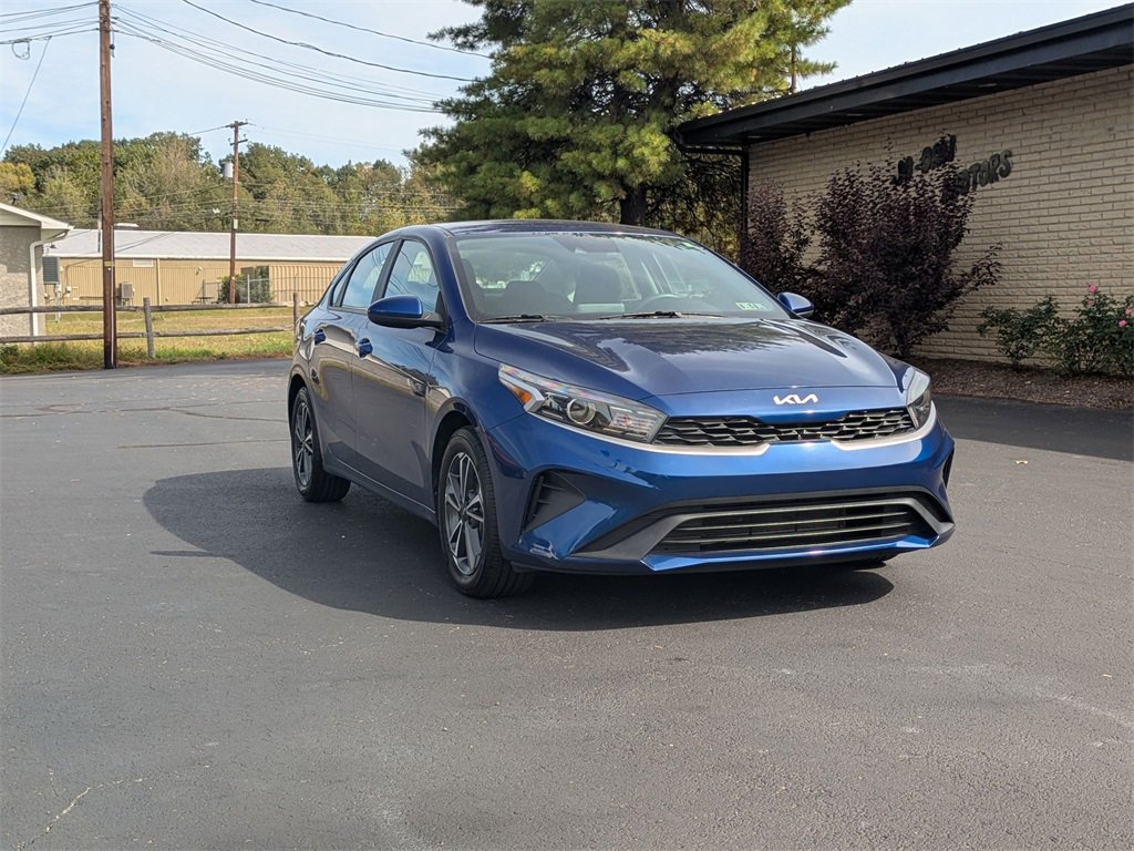 Used 2022 Kia Forte LXS image 3
