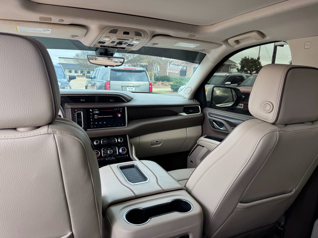 Used 2022 GMC Yukon XL Denali w/ Denali Reserve Package AWD/4WD image 15