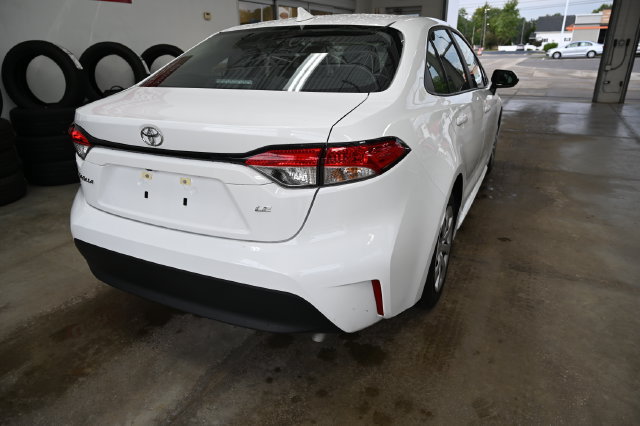 Used 2026 Toyota Corolla LE FWD image 6
