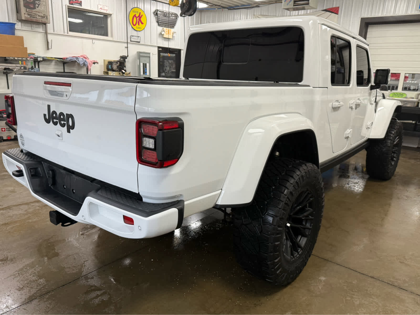 Used 2023 Jeep Gladiator Overland image 5