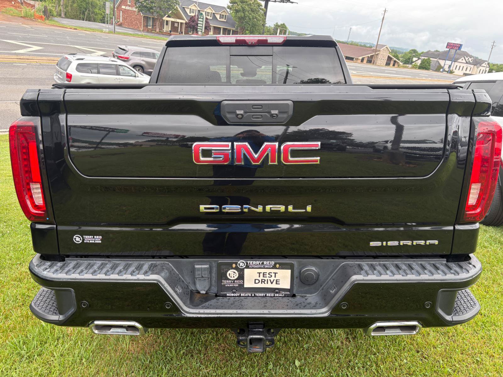 Used 2022 GMC Sierra 1500 Denali w/ Denali Reserve Package AWD/4WD image 7
