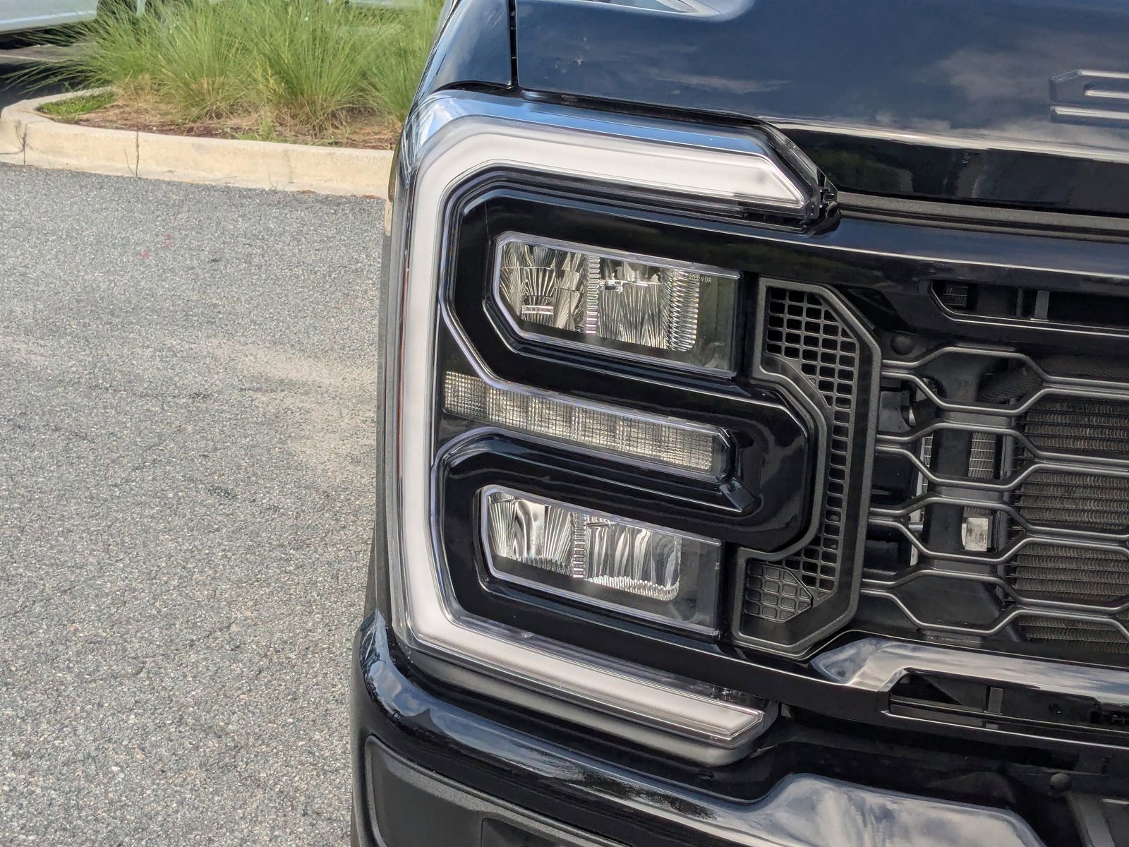 New 2025 Ford F350 Lariat w/ Lariat Ultimate Package image 11