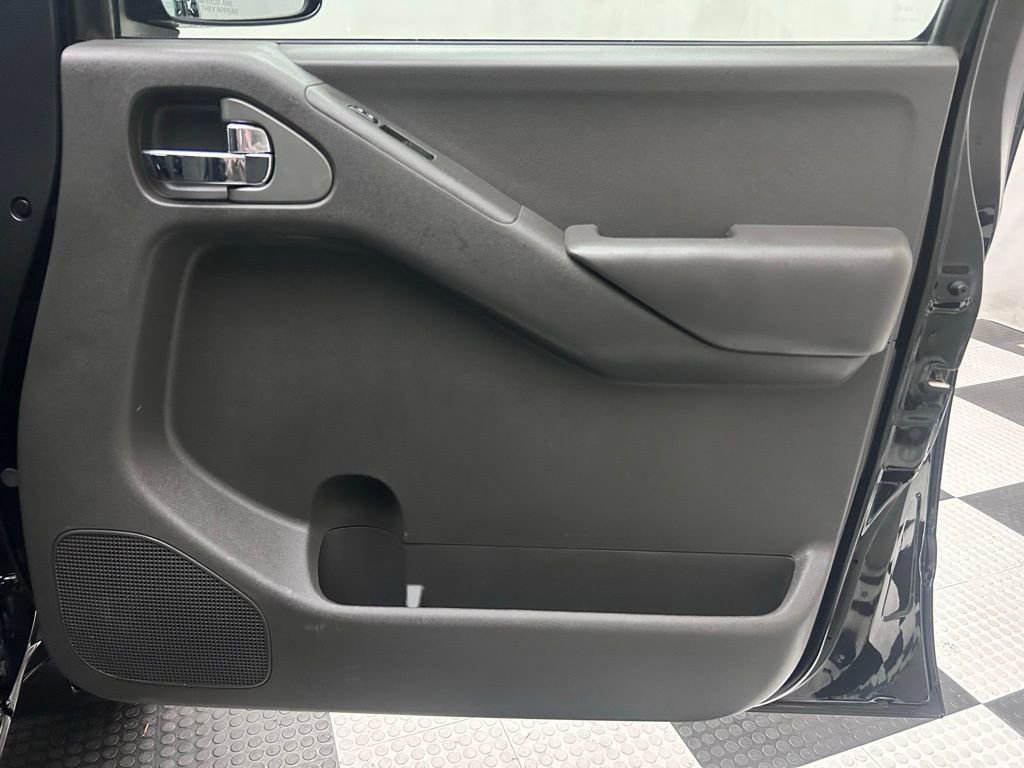 Used 2014 Nissan Frontier PRO-4X image 14