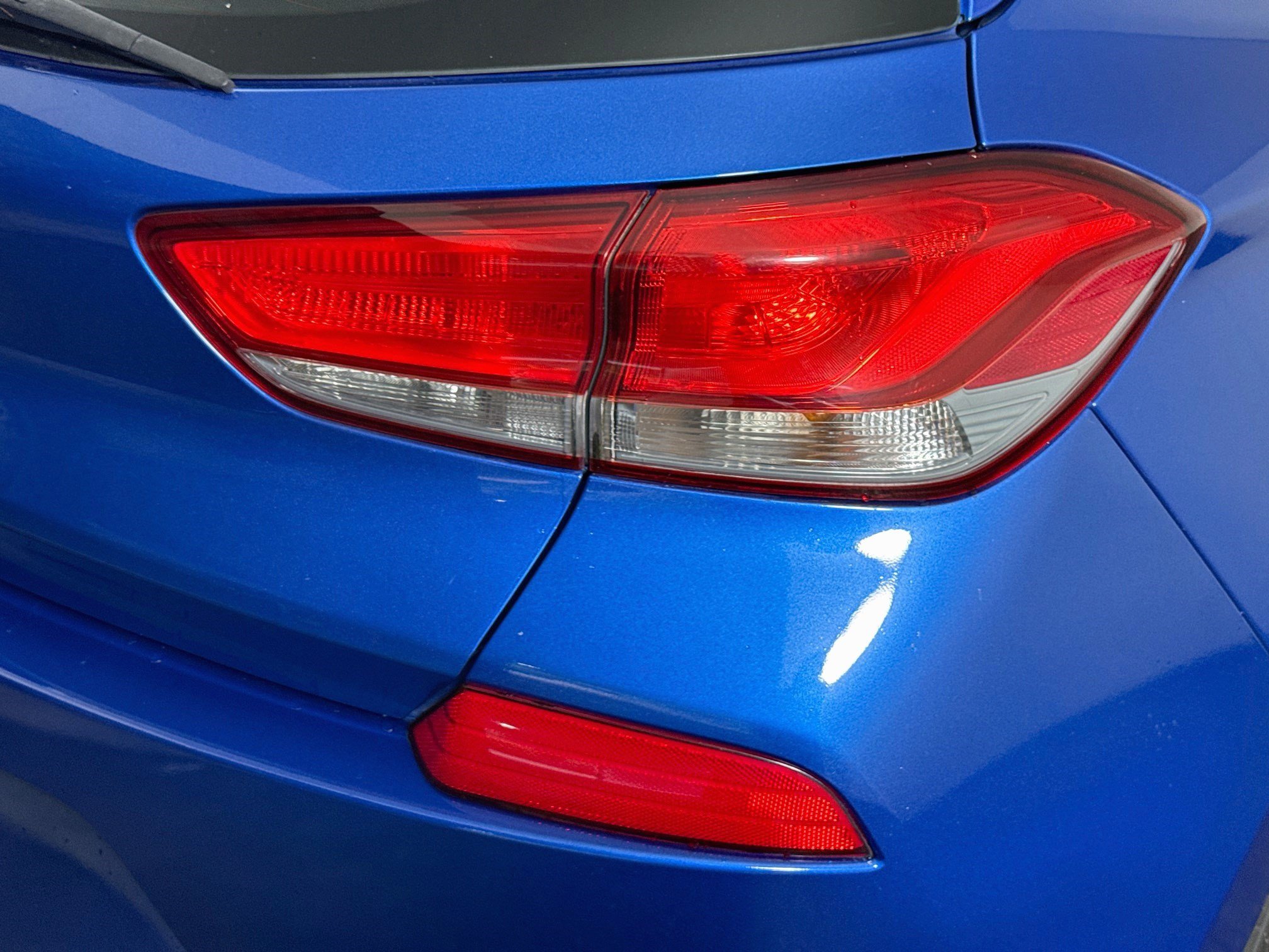 Used 2018 Hyundai Elantra GT FWD image 33